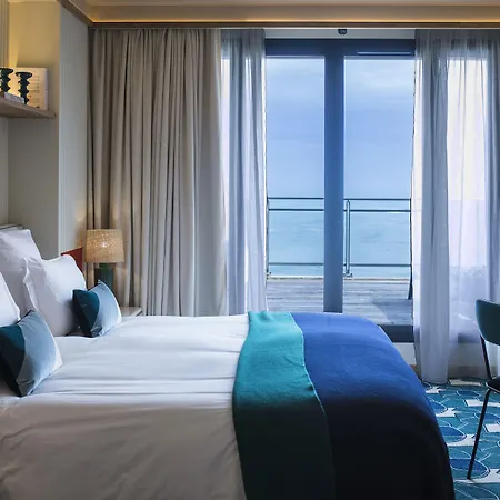 Le Cafe De Paris 4* ביאריץ