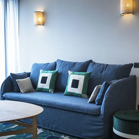 Le Cafe De Paris Ξενοδοχείο