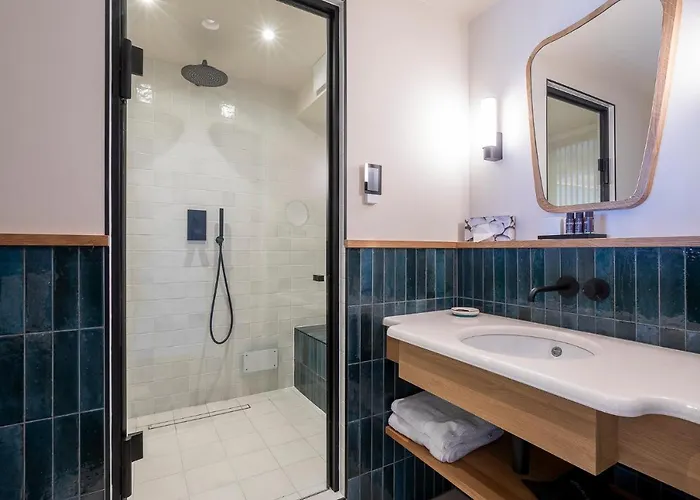 Le Cafe De Paris Ξενοδοχείο