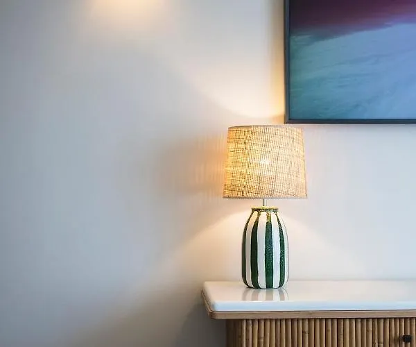 Le Cafe De Paris מלון 4*