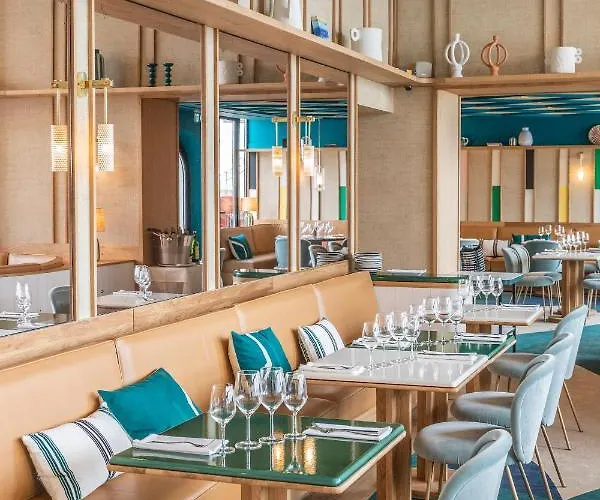 Le Cafe De Paris 4* ביאריץ