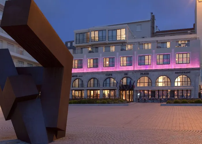 Le Cafe De Paris מלון 4*