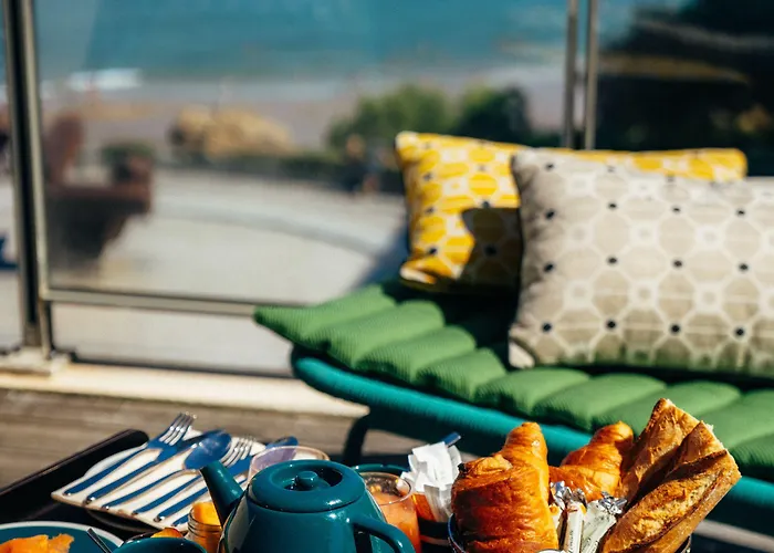 מלון Le Cafe De Paris 4*