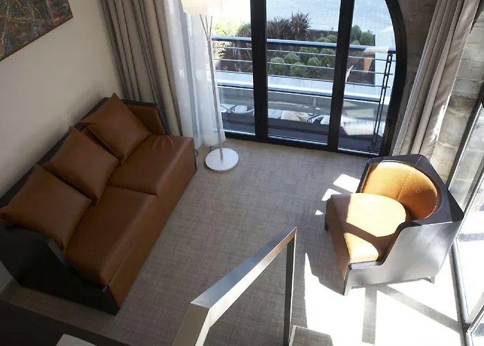 מלון Le Cafe De Paris 4*