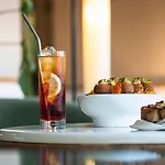 Le Café De Paris Hotel 4*