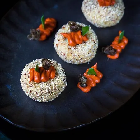 Отель Le Cafe De Paris