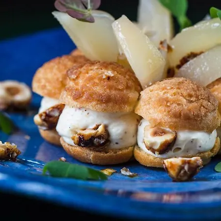 Отель Le Cafe De Paris Биарриц