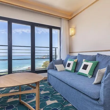 Le Cafe De Paris Отель 4*