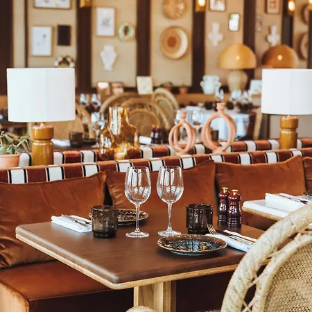 Hotel Le Café De Paris 4*