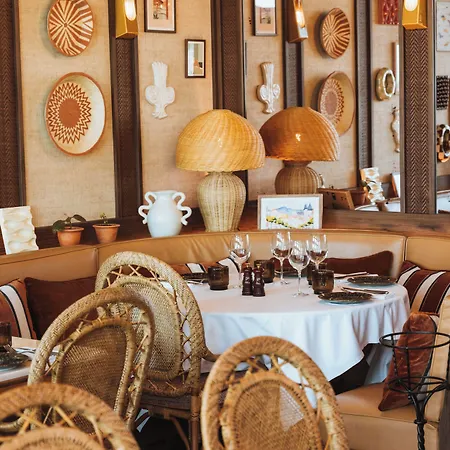 Hotel Le Café De Paris 4*