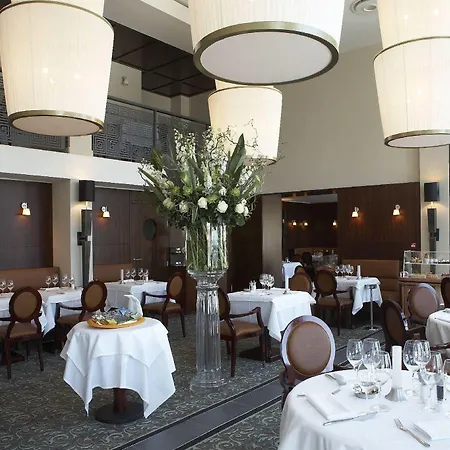Le Café De Paris 4*