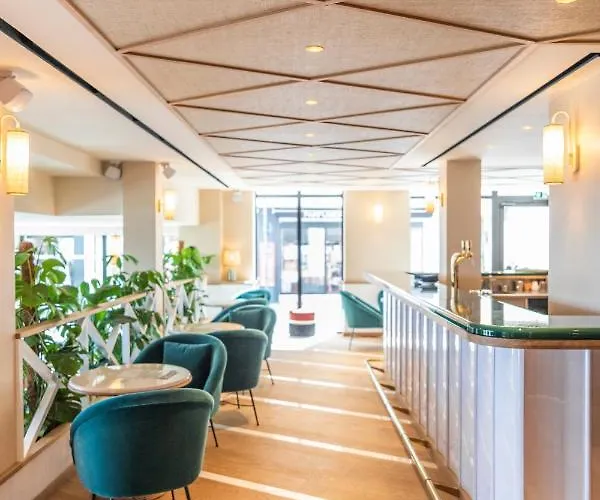 Hotel Le Café De Paris 4*